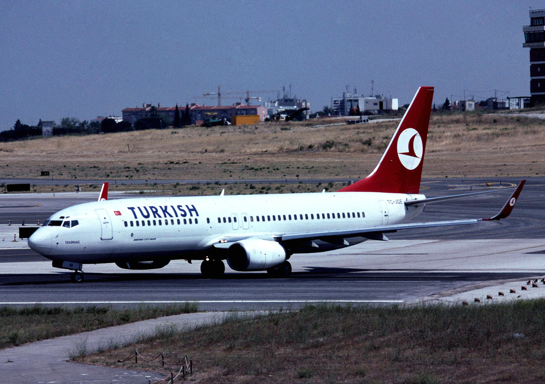 turkish-737-800-wl-tc-jge-90grd-lis-p4lr.jpg