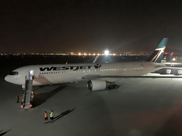 WestJet 767-300 WL (15)(Grd)(WestJet)(LR)