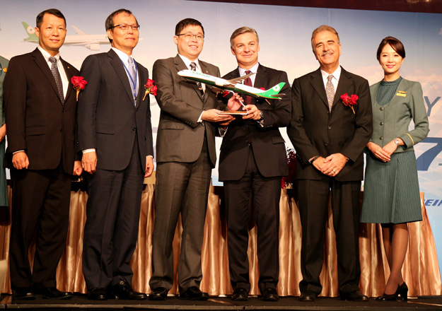 EVA Air 787-10 signing ceremony (MNG)(LRW)