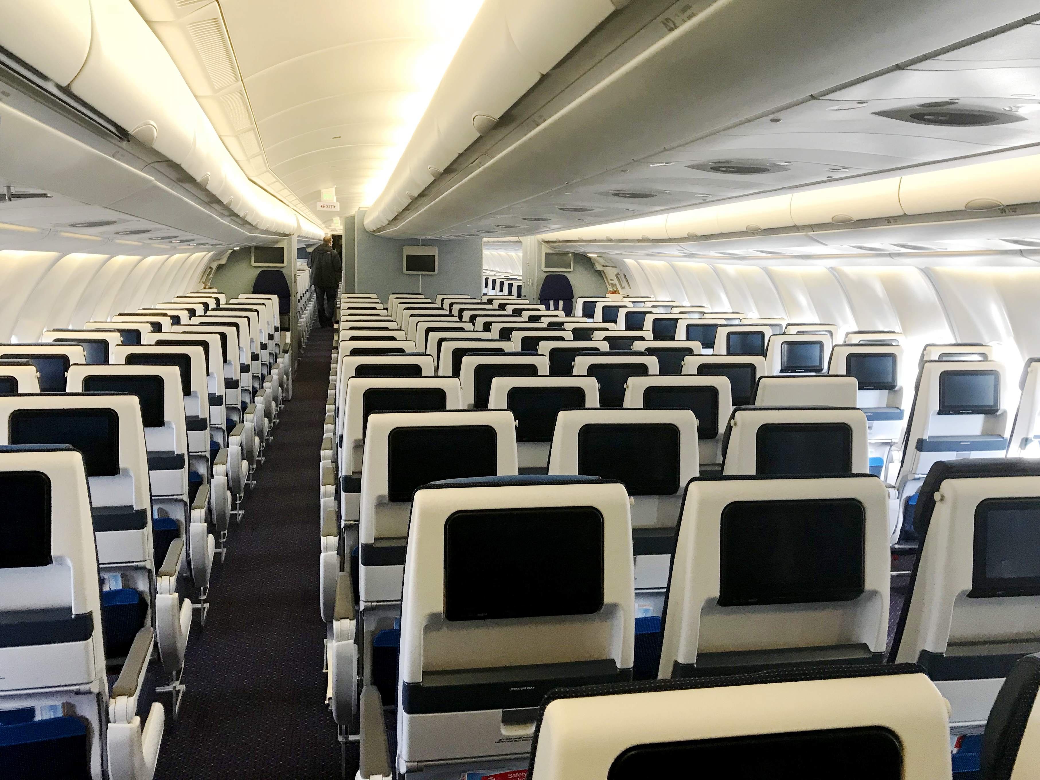 Klm Introduces Its New Airbus A330 200 Cabin Interior
